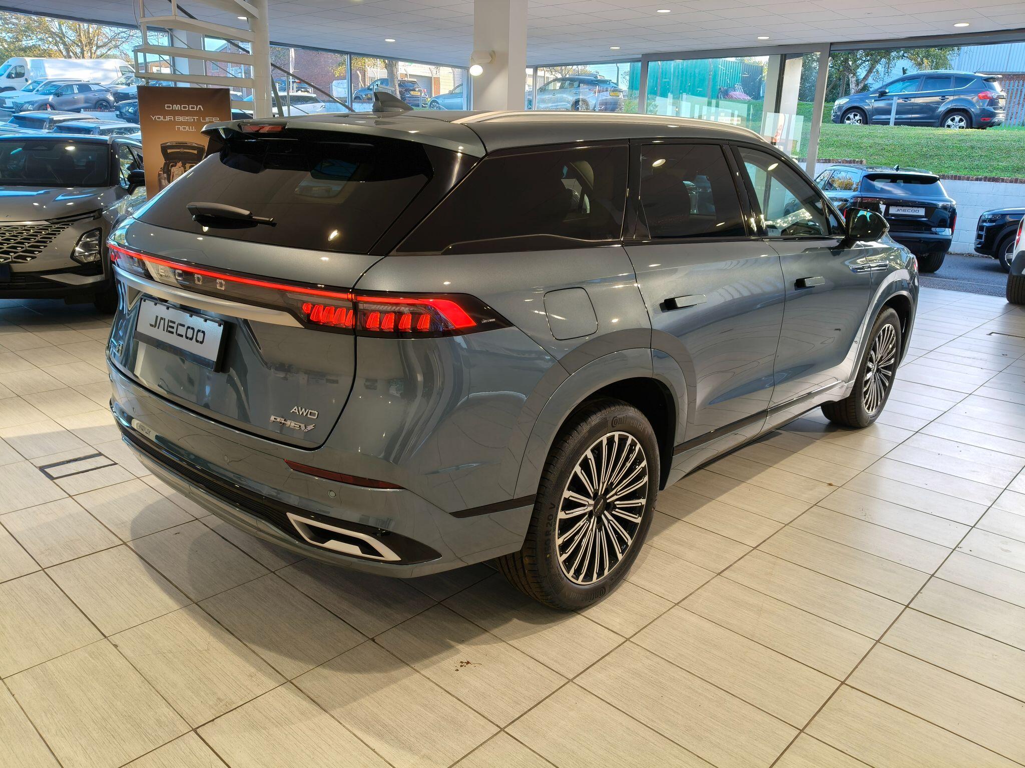 Large vehicle image